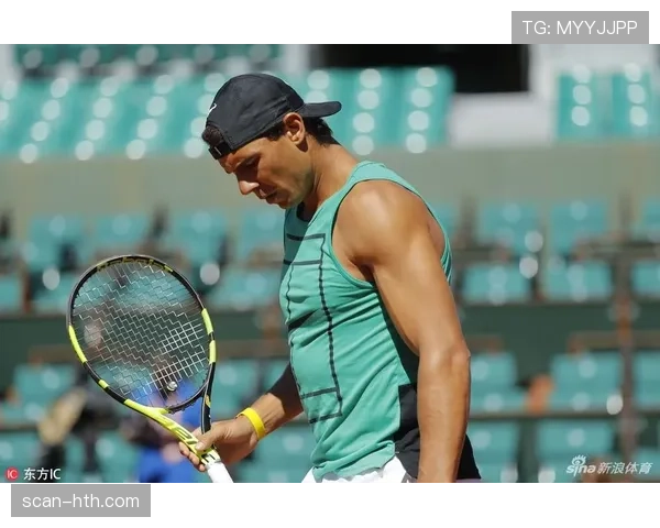 纳达尔训练完直接啃生菜叶子，这自律谁顶得住啊